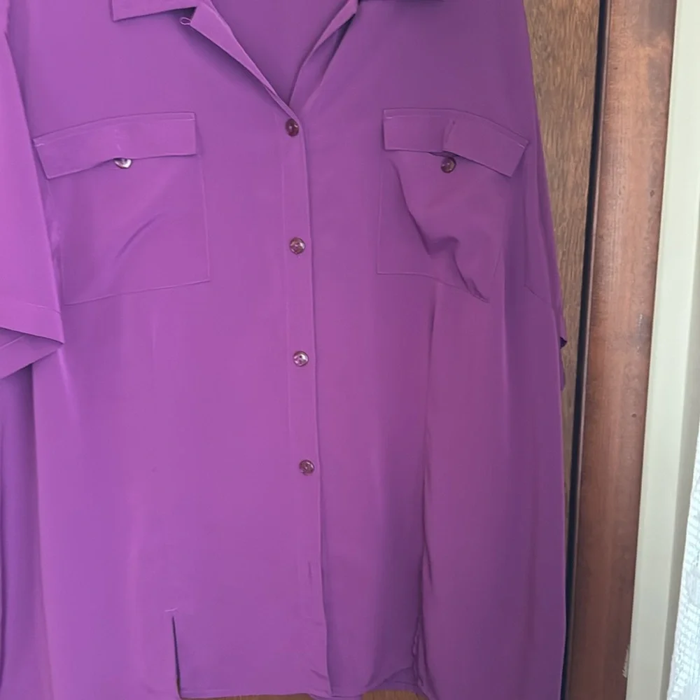 NWOT Women’s 3X Maggie Barnes Essentials Purple Button front Blouse with Pockets - Picture 2 of 5
